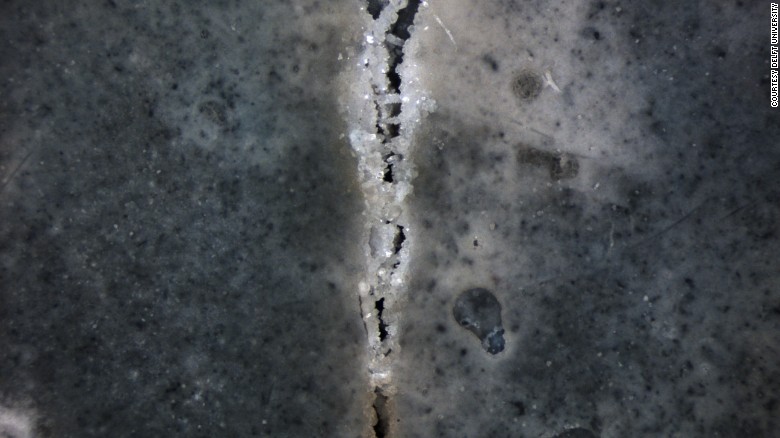 Here is the crack after 28 days...